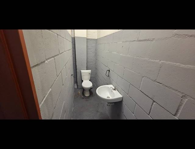 318M² WAREHOUSE TO LET IN WELLINGTON CENTRAL
